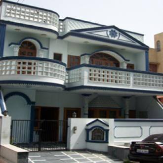 Park Facing Well Furnished Villa, New Delhi 3